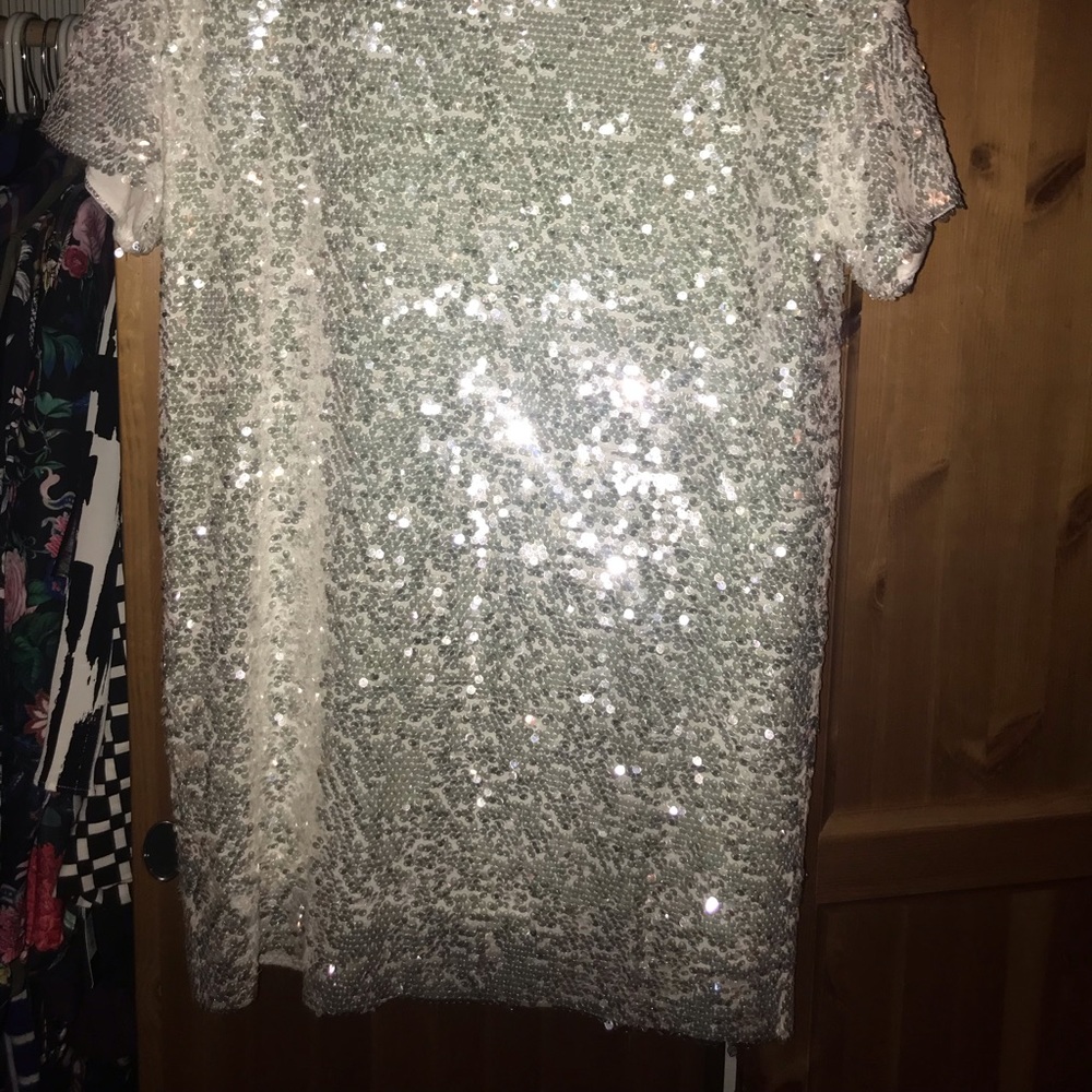 Silver/White Zara Sequin T-Shirt style dress - Med